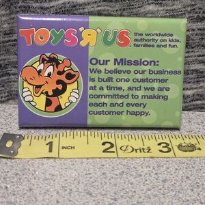 Toys R Us Commitment Pin